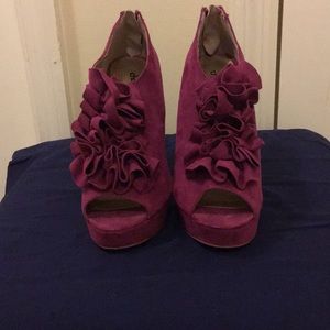 Charlotte Russe magenta peep toe pumps size 6